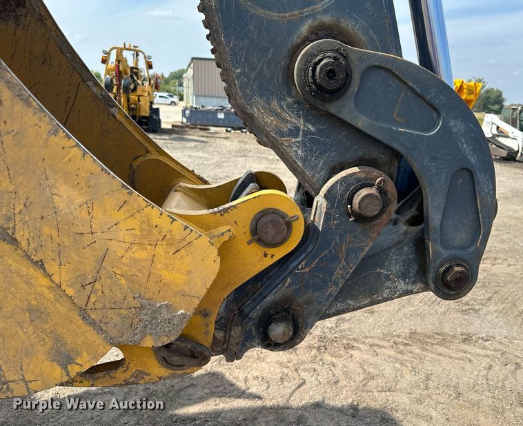 image for item DQ7377 2014 John Deere 310SK  backhoe