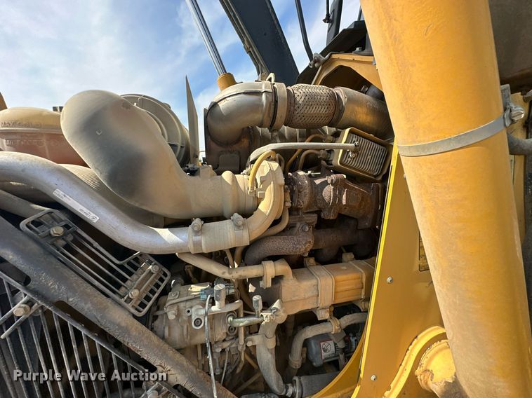 image for item DQ7377 2014 John Deere 310SK  backhoe