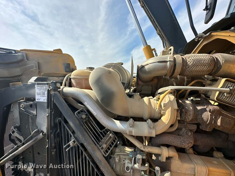 image for item DQ7377 2014 John Deere 310SK  backhoe