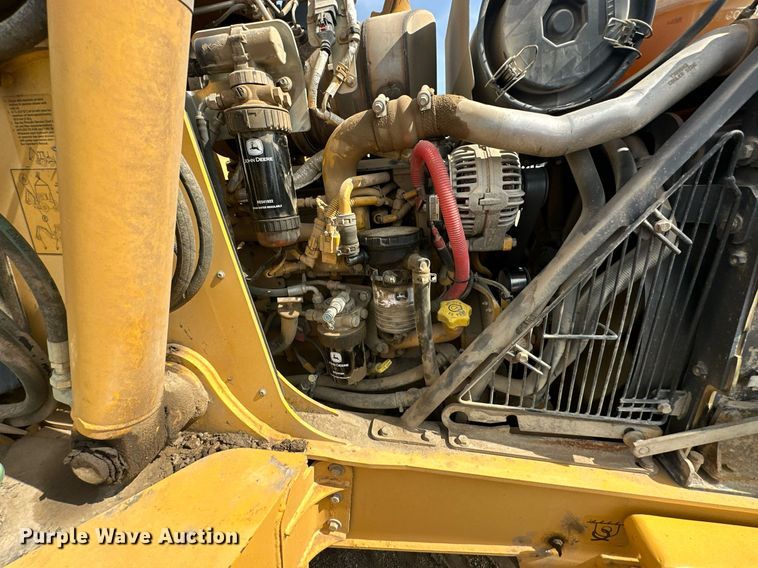 image for item DQ7377 2014 John Deere 310SK  backhoe