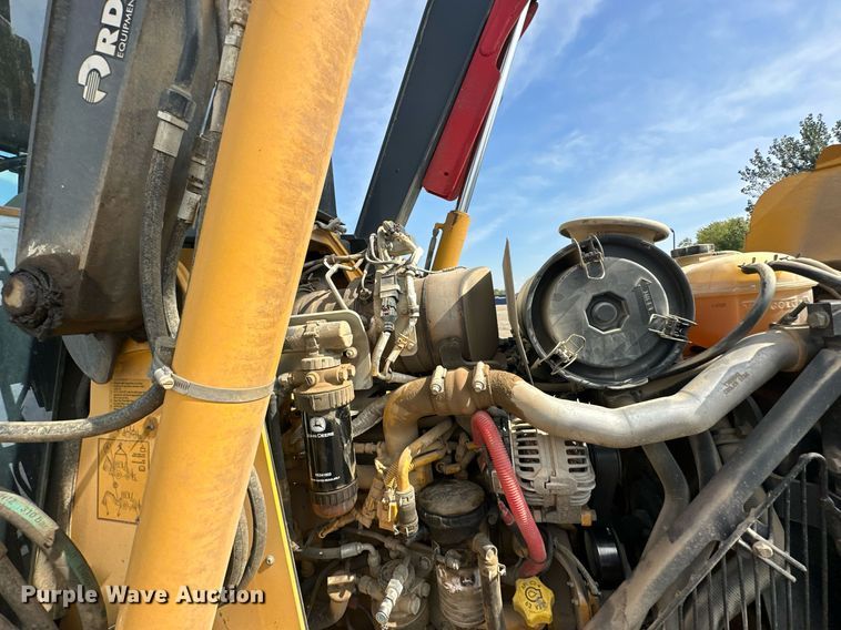 image for item DQ7377 2014 John Deere 310SK  backhoe