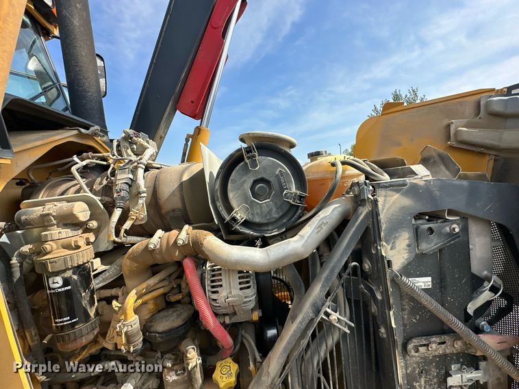 image for item DQ7377 2014 John Deere 310SK  backhoe