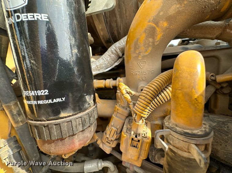 image for item DQ7377 2014 John Deere 310SK  backhoe