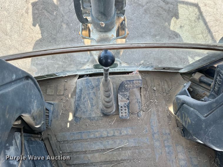 image for item DQ7377 2014 John Deere 310SK  backhoe