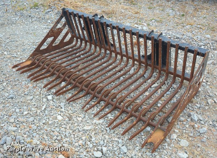 image for item DR7003 Caterpillar  80" W skid steer rock bucket