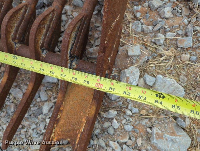 image for item DR7003 Caterpillar  80" W skid steer rock bucket