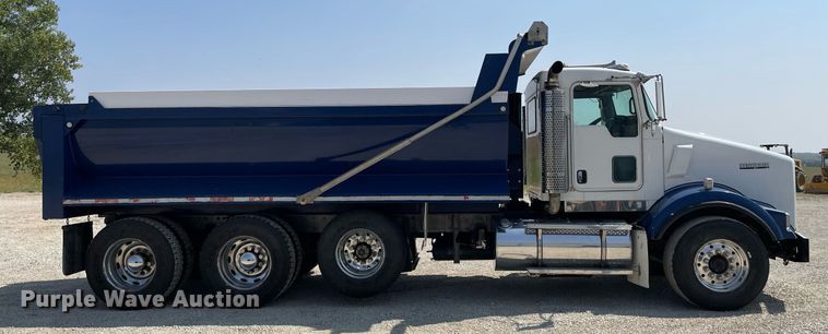 image for item DR7533 2006 Kenworth T800  dump truck