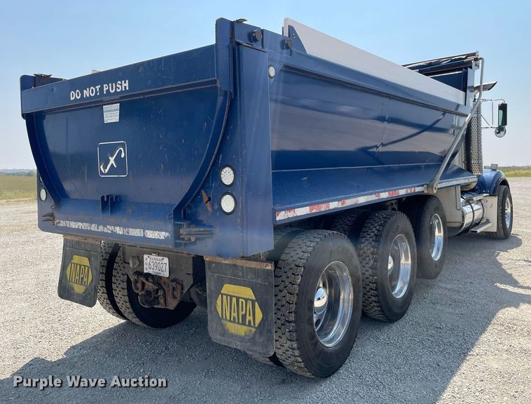 image for item DR7533 2006 Kenworth T800  dump truck