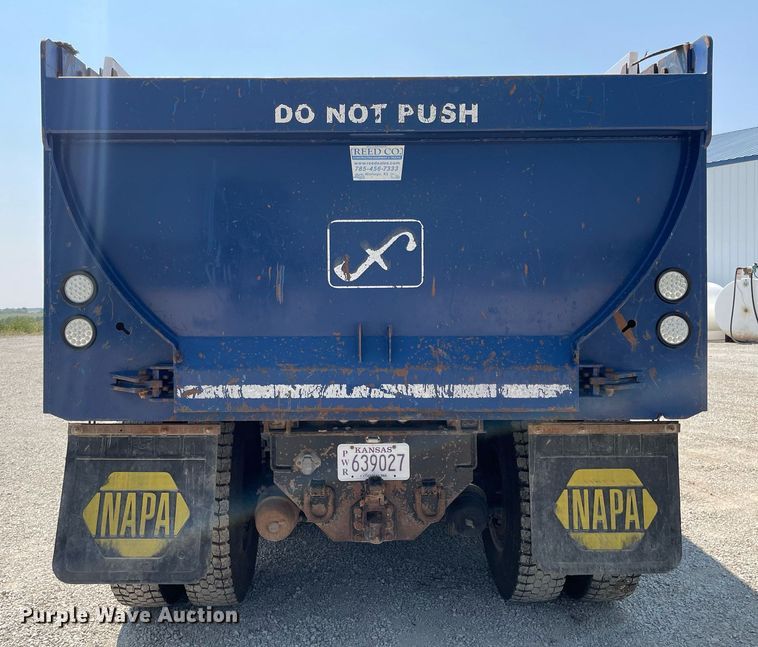 image for item DR7533 2006 Kenworth T800  dump truck