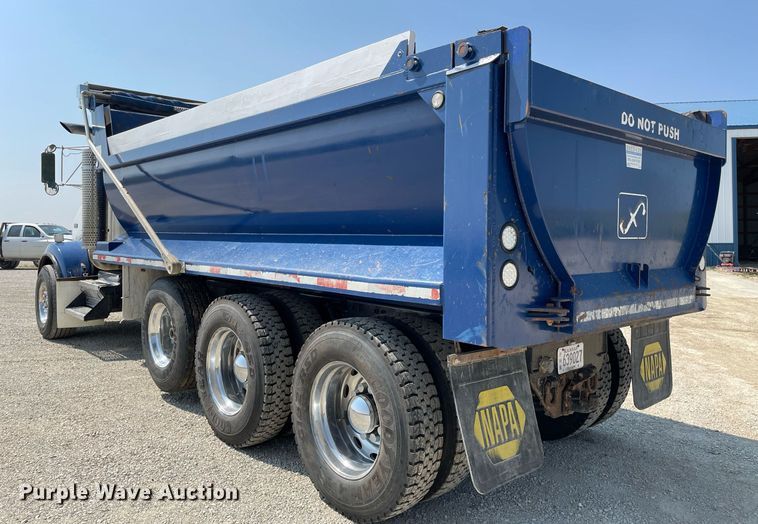 image for item DR7533 2006 Kenworth T800  dump truck