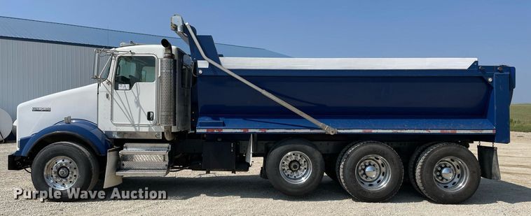 image for item DR7533 2006 Kenworth T800  dump truck