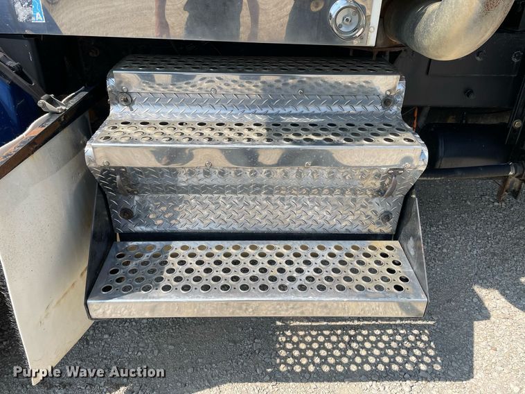 image for item DR7533 2006 Kenworth T800  dump truck