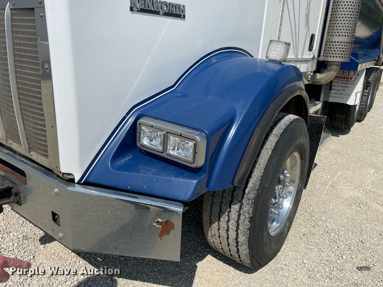 image for item DR7533 2006 Kenworth T800  dump truck