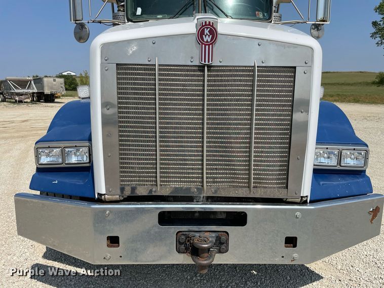 image for item DR7533 2006 Kenworth T800  dump truck