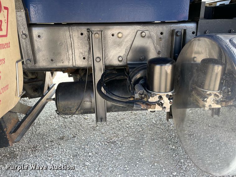 image for item DR7533 2006 Kenworth T800  dump truck