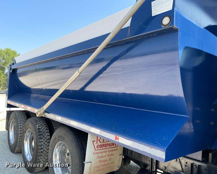 image for item DR7533 2006 Kenworth T800  dump truck