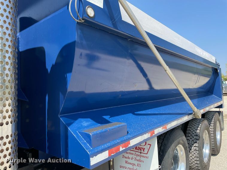 image for item DR7533 2006 Kenworth T800  dump truck