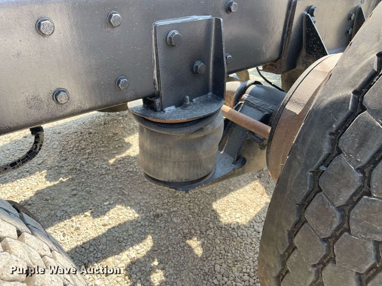 image for item DR7533 2006 Kenworth T800  dump truck