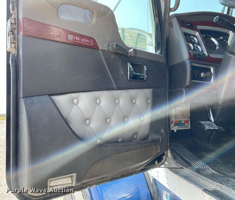 image for item DR7533 2006 Kenworth T800  dump truck