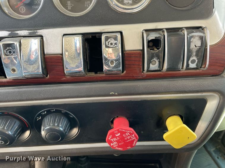 image for item DR7533 2006 Kenworth T800  dump truck