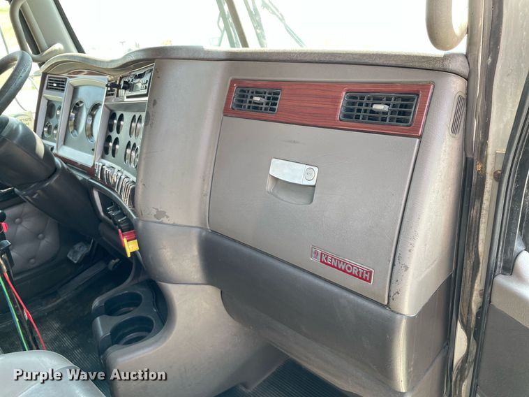 image for item DR7533 2006 Kenworth T800  dump truck