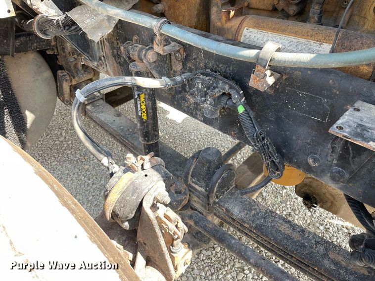 image for item DR7533 2006 Kenworth T800  dump truck