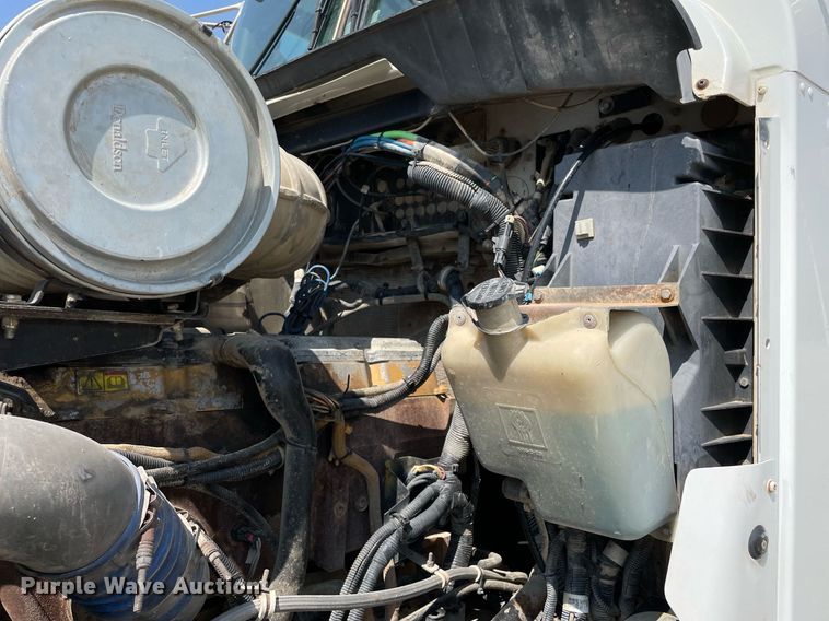 image for item DR7533 2006 Kenworth T800  dump truck