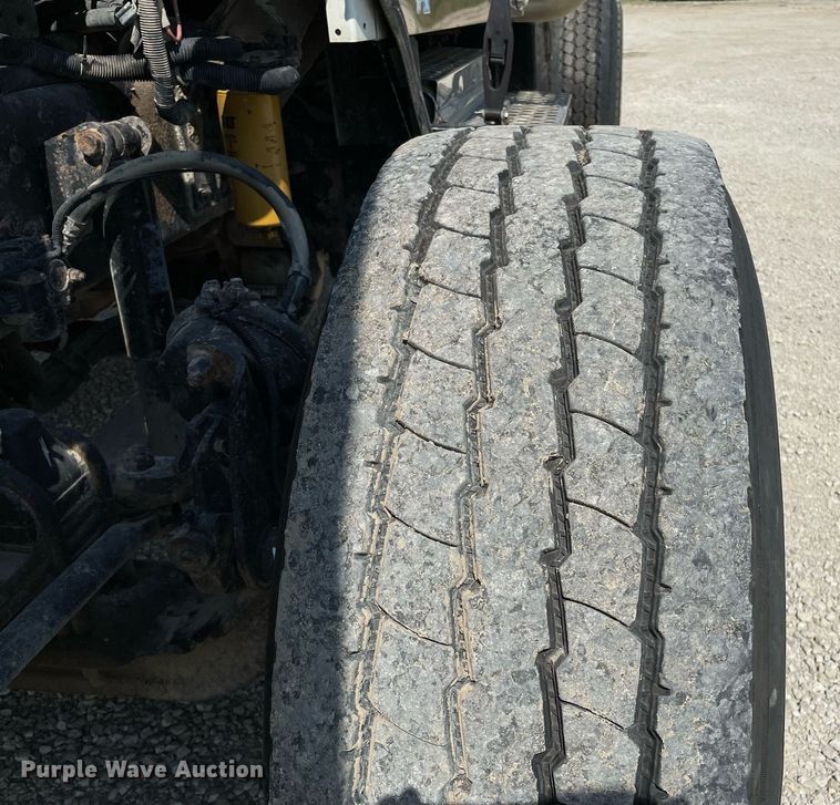 image for item DR7533 2006 Kenworth T800  dump truck