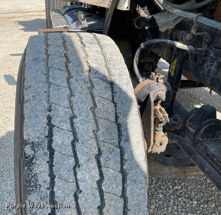 image for item DR7533 2006 Kenworth T800  dump truck