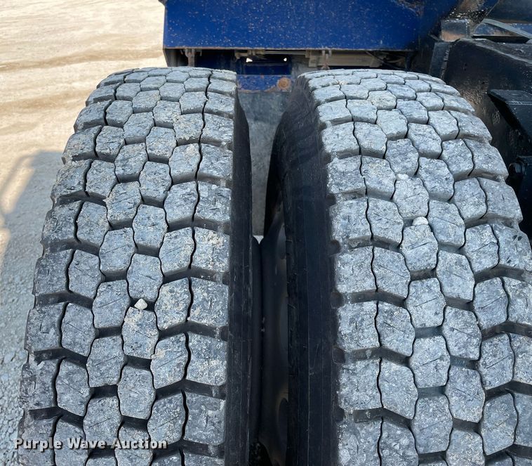 image for item DR7533 2006 Kenworth T800  dump truck