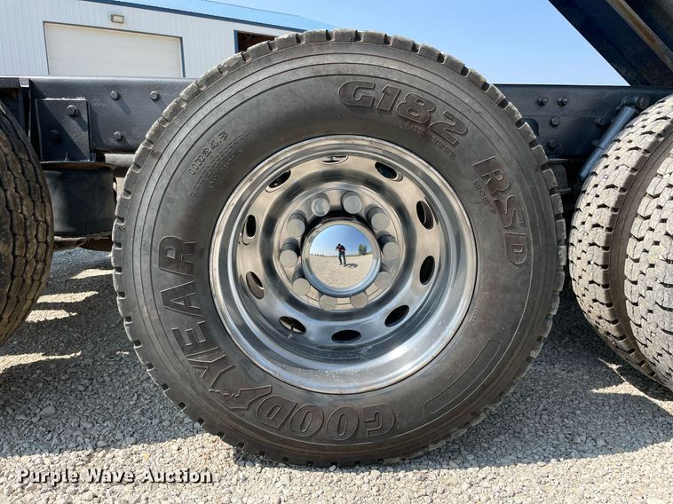 image for item DR7533 2006 Kenworth T800  dump truck