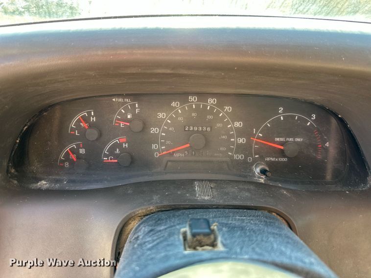 image for item DS2352 2001 Ford F550  utility / service truck