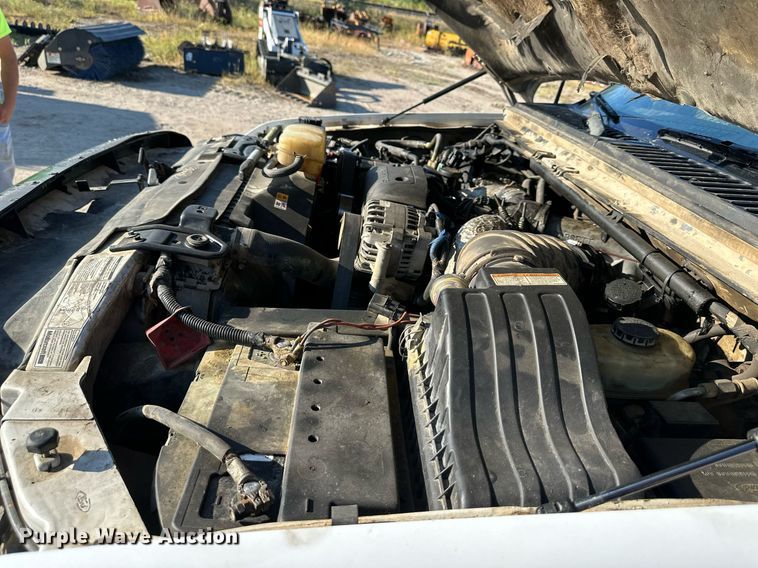 image for item DS2352 2001 Ford F550  utility / service truck