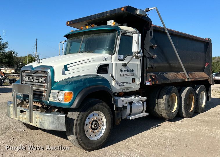 image for item DS2353 2005 Mack Granite  dump truck