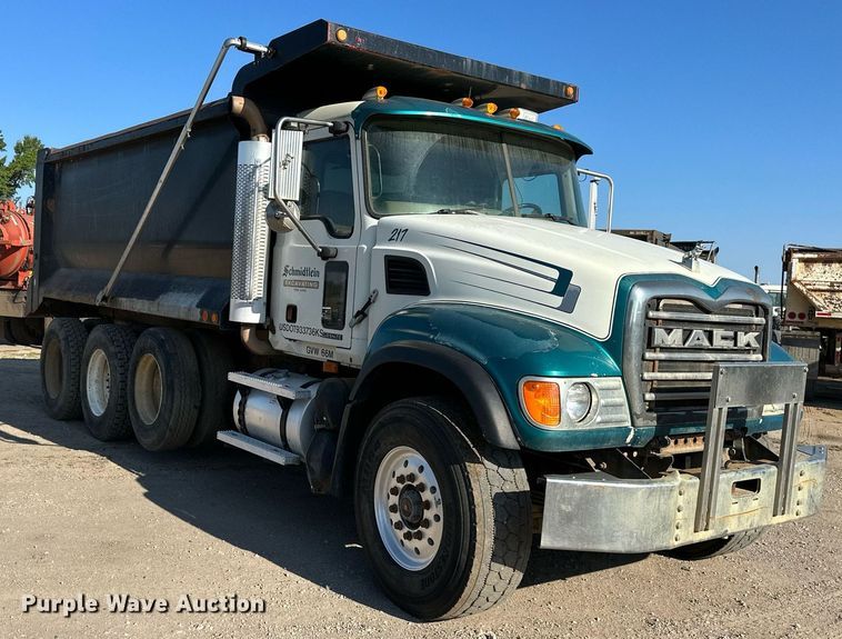 image for item DS2353 2005 Mack Granite  dump truck