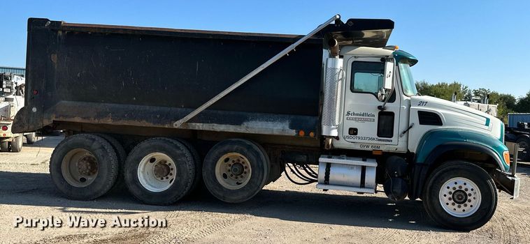 image for item DS2353 2005 Mack Granite  dump truck
