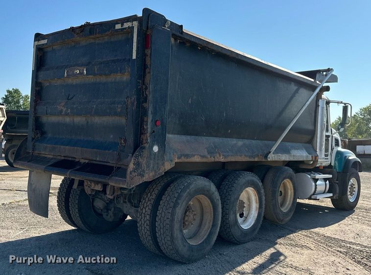 image for item DS2353 2005 Mack Granite  dump truck