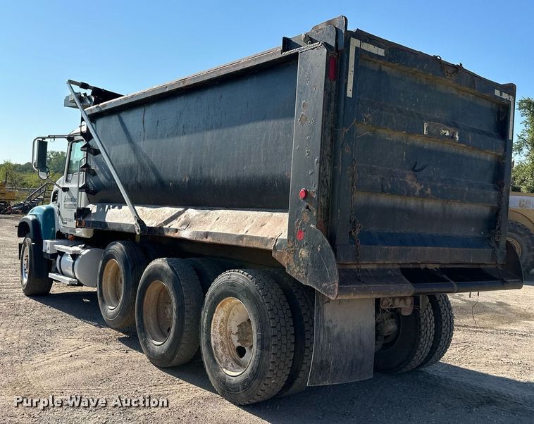 image for item DS2353 2005 Mack Granite  dump truck