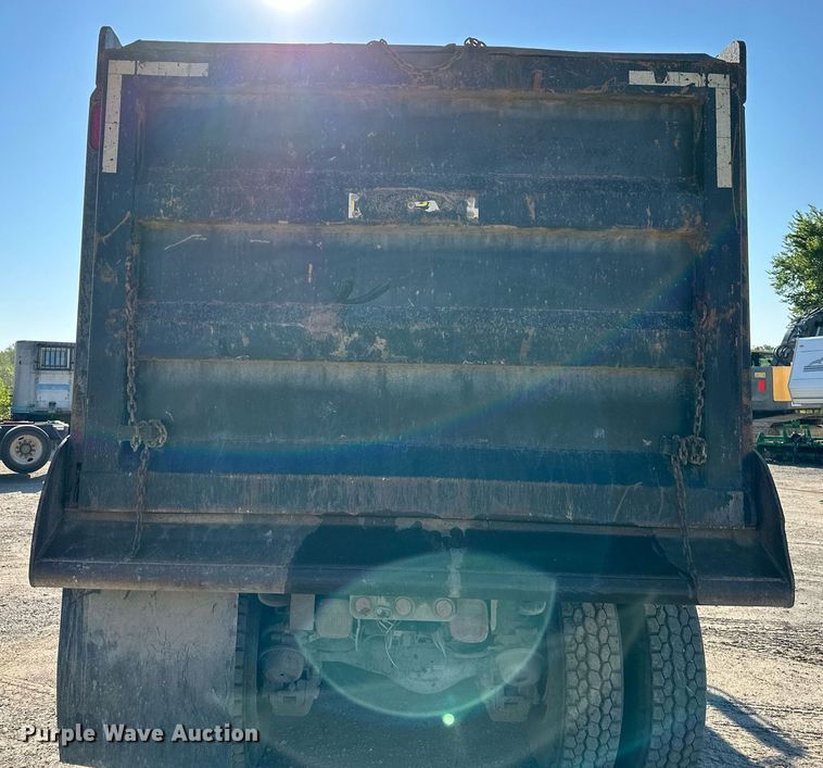 image for item DS2353 2005 Mack Granite  dump truck