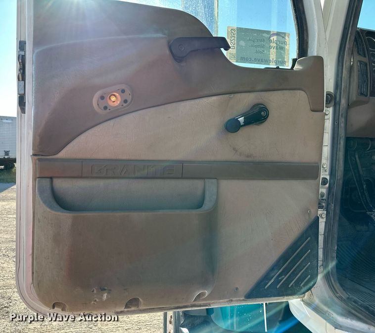 image for item DS2353 2005 Mack Granite  dump truck