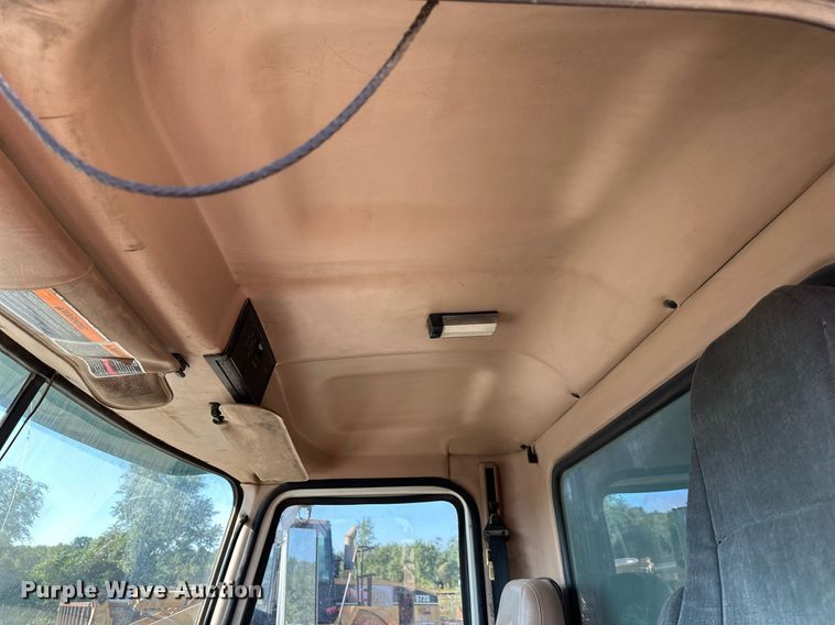 image for item DS2353 2005 Mack Granite  dump truck