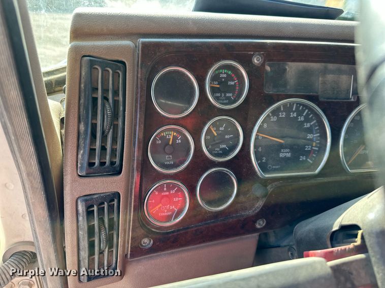 image for item DS2353 2005 Mack Granite  dump truck