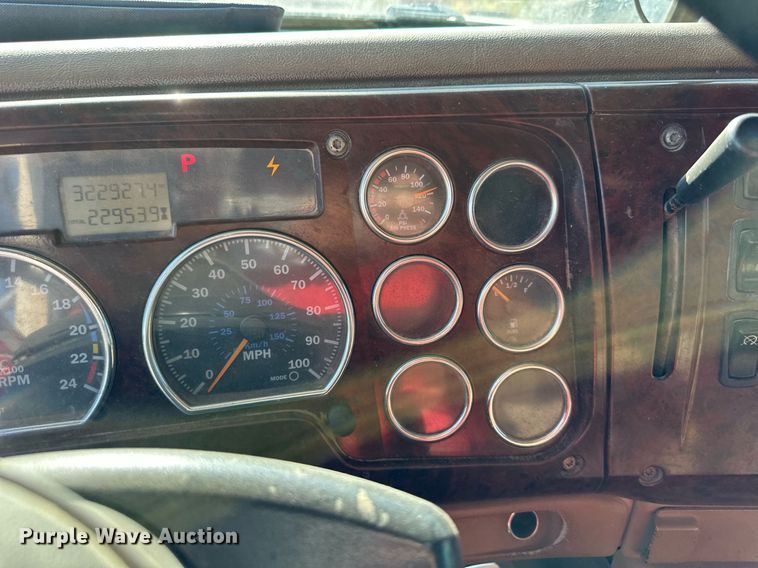 image for item DS2353 2005 Mack Granite  dump truck