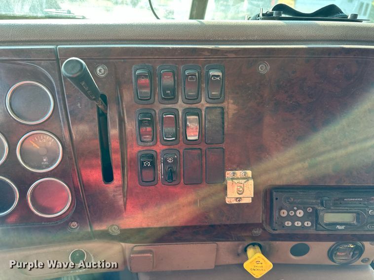 image for item DS2353 2005 Mack Granite  dump truck