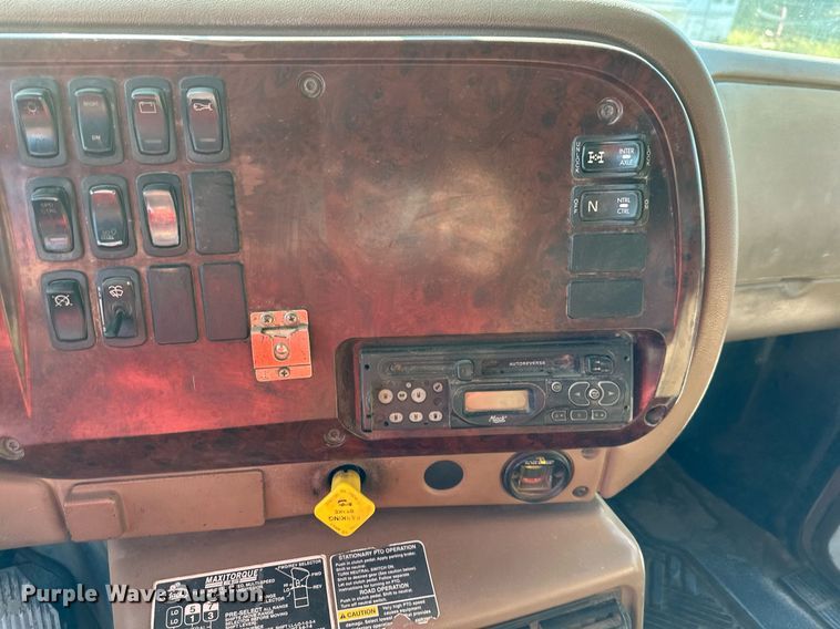 image for item DS2353 2005 Mack Granite  dump truck