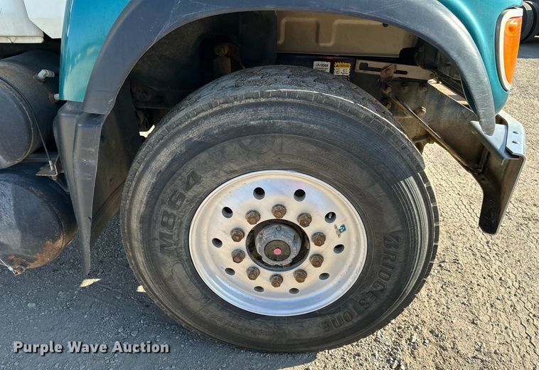 image for item DS2353 2005 Mack Granite  dump truck