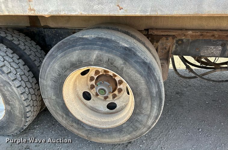 image for item DS2353 2005 Mack Granite  dump truck