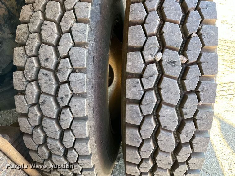 image for item DS2353 2005 Mack Granite  dump truck