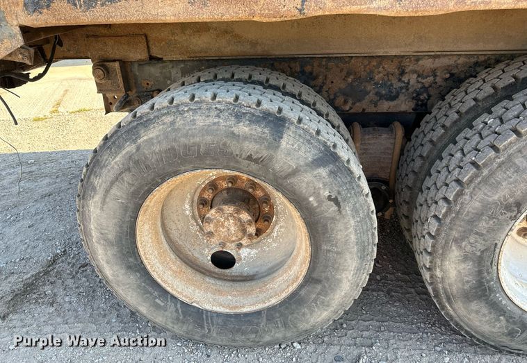image for item DS2353 2005 Mack Granite  dump truck