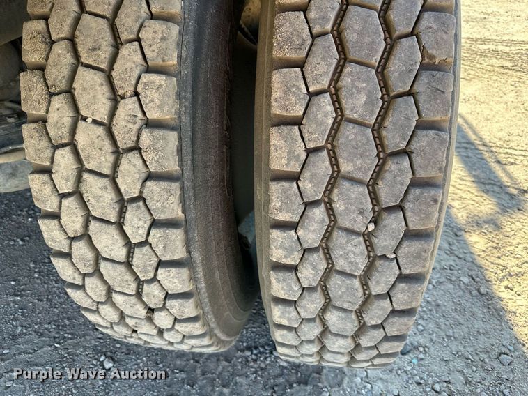 image for item DS2353 2005 Mack Granite  dump truck